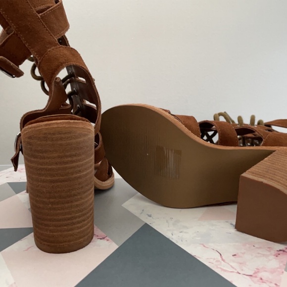 Light brown Steve Madden Block Heel Sandal - Picture 3 of 4